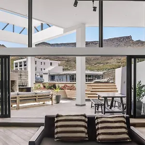 Penthouse - Mountain Views - Pool - Braai Cape Town